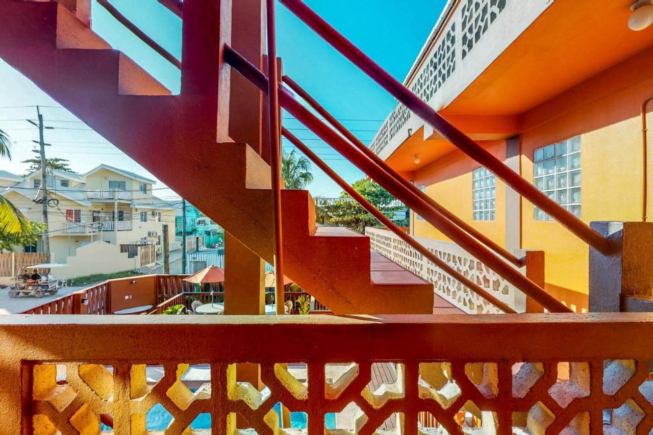 Hummingbird Home Suites 圣佩德罗 外观 照片
